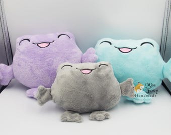 王冠をつけたカエルのぬいぐるみ - 20 cmのフルサイズのかわいいカエル
