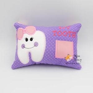 Hada de los dientes pequeños con almohada de arco / bolsa de dientes personalizada / almohada de dientes perdidos / colgador de puerta de hada de dientes / bolsillo de dientes de peluche