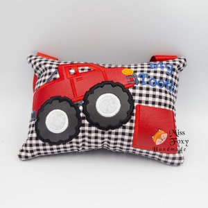 Oreiller de fée des dents Monster Truck rouge | Sac personnalisé | Oreiller de dent perdue | Accroche-porte de fée des dents | Poche à dents rembourrée en peluche