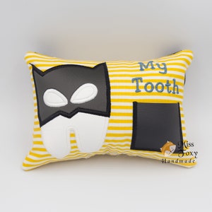 Super héros chauve-souris garçon ma fée des dents perdues | Sac à dents personnalisé | Oreiller de dent perdue | Accroche-porte de fée des dents | Pochette rembourrée en peluche
