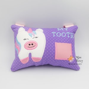 Oreiller mignon de fée de dent perdue de licorne | Sac à dents personnalisé | Oreiller de dent perdue | Accroche-porte de fée des dents | Poche à dents rembourrée en peluche