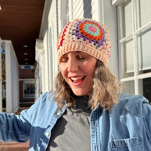 Gorro de crochet transparente, gorro cuadrado colorido para abuela, gorro de punto, gorro de patchwork, accesorios de crochet, regalo unisex popular hecho a mano para ella