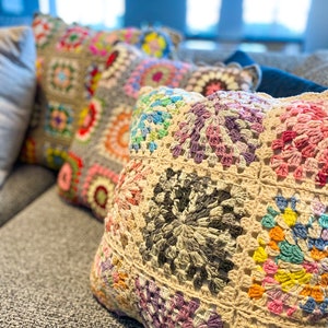 Cuscino quadrato della nonna, copertura all'uncinetto, federa afghana, cuscino multicolore fatto a mano, copertura Boho