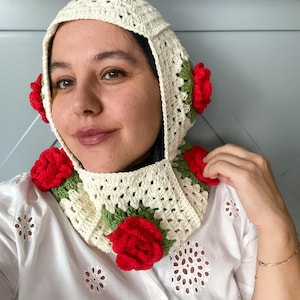 Crochet Red Rose Balaclava – Handmade Granny Square Hood, Boho Crochet Winter Hood, Cozy Floral Hat, Vintage Gift for Women