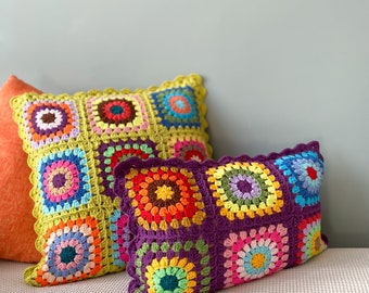 Coussin carré grand-mère violet, housse au crochet, taie d'oreiller afghane, coussin multicolore fait main, housse bohème, à personnaliser, cadeau fait main pour la maison