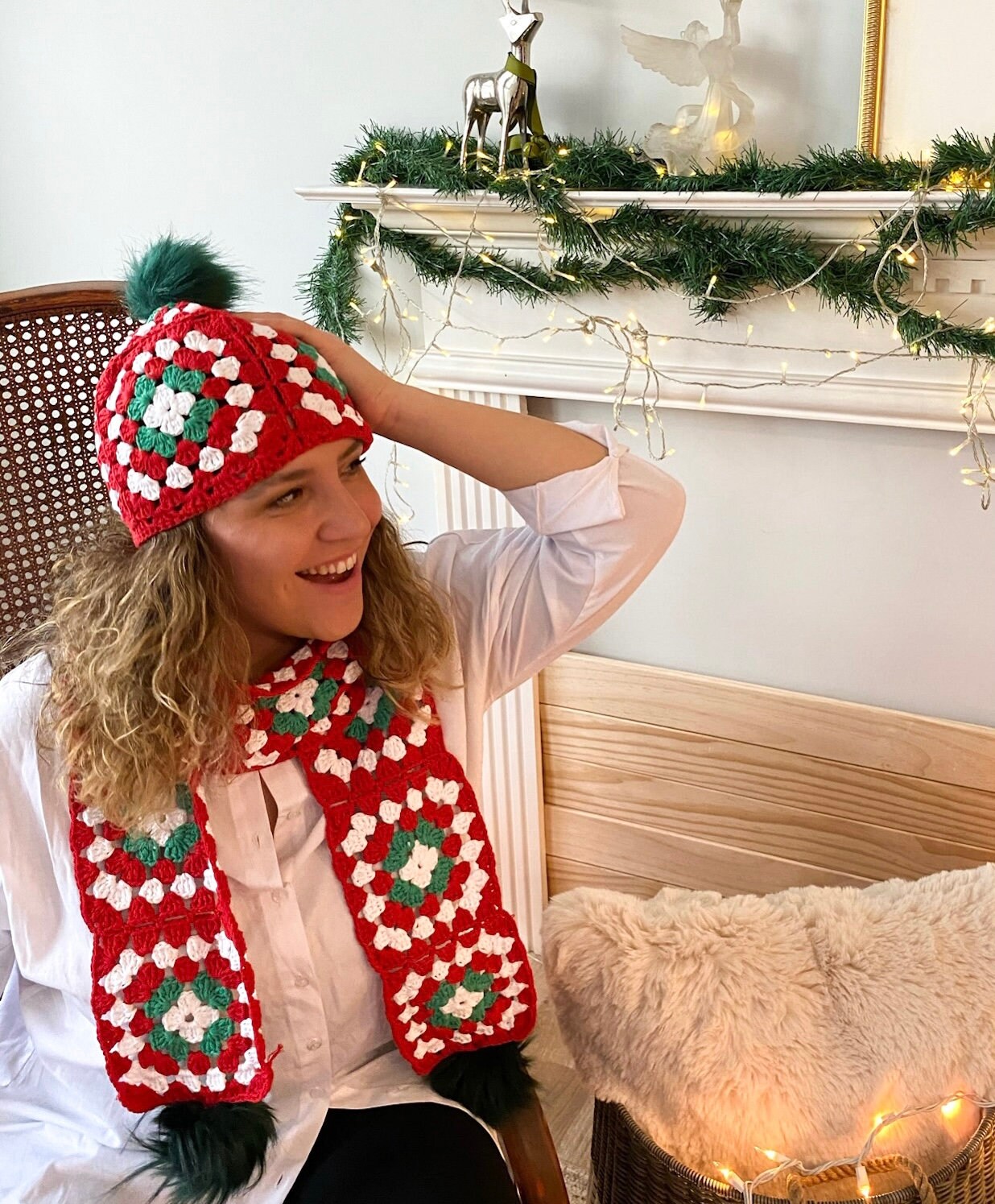 Christmas Crochet Scarf With Pom Pom – Handmade Red Green  display picture 2