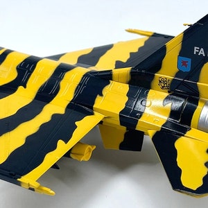 F-16 Tiger Meet MLU Fighting Falcon Aircraft Scale model Viper Fighter Plane Metal Die cast 1/72 Lockheed Martin image 5