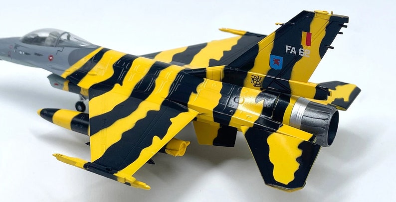 F-16 Tiger Meet MLU Fighting Falcon Aircraft Scale model Viper Fighter Plane Metal Die cast 1/72 Lockheed Martin image 5