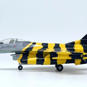 F-16 Tiger Meet MLU Fighting Falcon Aircraft Scale model Viper Fighter Plane Metal Die cast 1/72 Lockheed Martin image 9