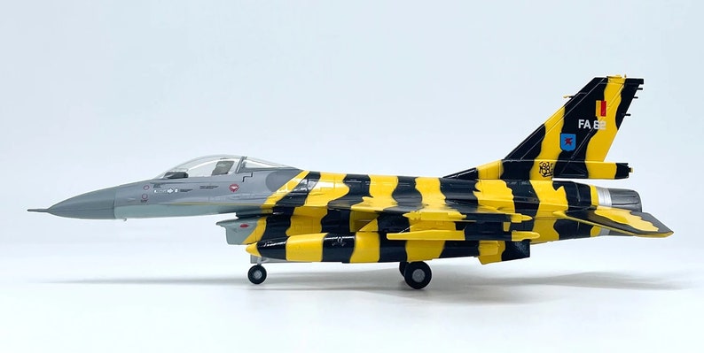 F-16 Tiger Meet MLU Fighting Falcon Aircraft Scale model Viper Fighter Plane Metal Die cast 1/72 Lockheed Martin image 9