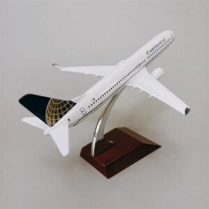 Boeing 737 800 Continental 1/250 Detail Scale model Metal Alloy Diecast Collection Display Home and Office Decor Jet Airline Aircraft