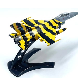 F-16 Tiger Meet MLU Fighting Falcon Aircraft Scale model Viper Fighter Plane Metal Die cast 1/72 Lockheed Martin image 8