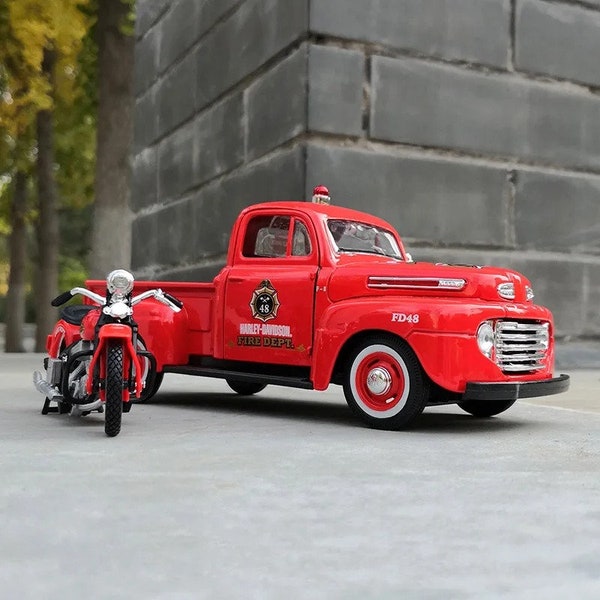 Ford F1 Pickup 1948 + Motorcycle Harley Davidson Alloy Car Scale Model Diecast Metal Toy Off-road Vehicle Collection Gift