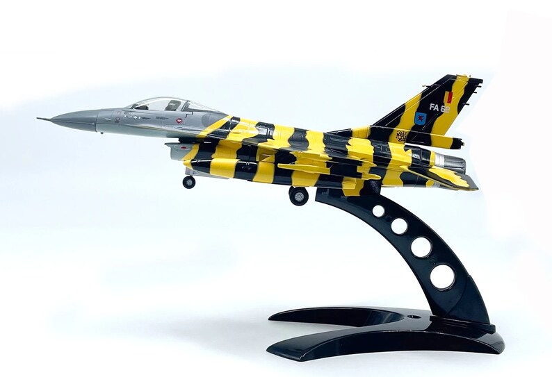 F-16 Tiger Meet MLU Fighting Falcon Aircraft Scale model Viper Fighter Plane Metal Die cast 1/72 Lockheed Martin image 3