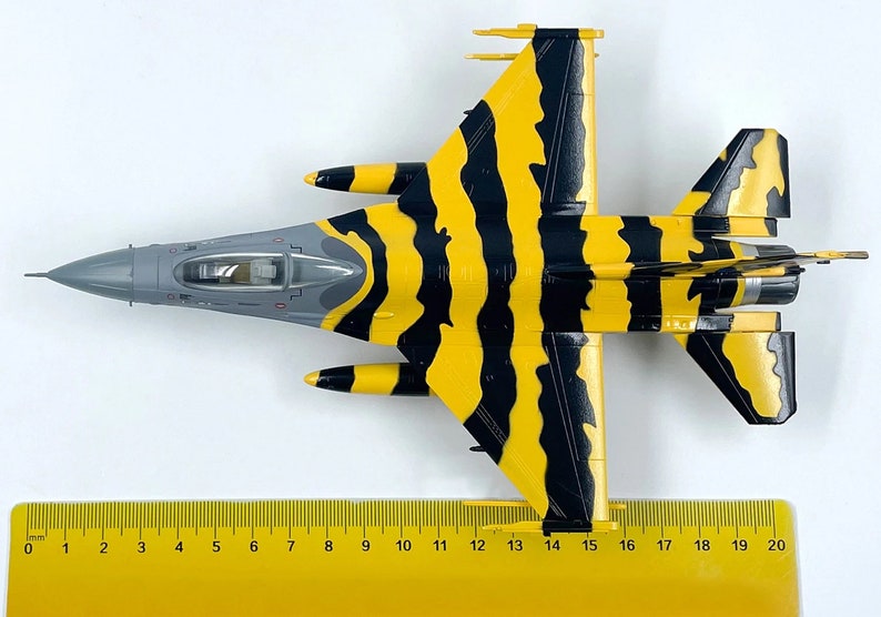 F-16 Tiger Meet MLU Fighting Falcon Aircraft Scale model Viper Fighter Plane Metal Die cast 1/72 Lockheed Martin image 7