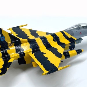 F-16 Tiger Meet MLU Fighting Falcon Aircraft Scale model Viper Fighter Plane Metal Die cast 1/72 Lockheed Martin image 2