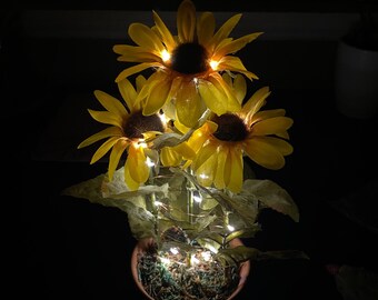 Sunflower Desk Lamp, Sunflower Paperweight, Sunflower Lighting, Floral Decor, Sunflower night light, Yellow Flower Decor