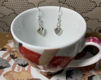 Small dainty love heart dangle earrings silver plated super cute lightweight