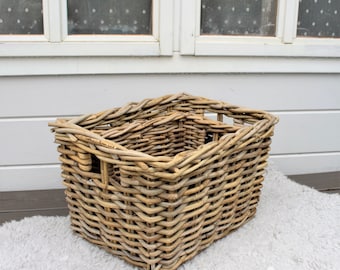 Storage basket with handles made of natural rattan Decorative basket Rattan basket Wooden basket