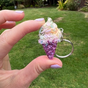 Zomer Soft Serve Glitter Kegel Sleutelhanger