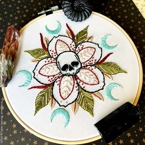 Crescent Moons & Skull Flower Embroidery Pattern PDF | Modern Hand Embroidery pdf Pattern | Witchy Embroidery | Skull Embroidery Design