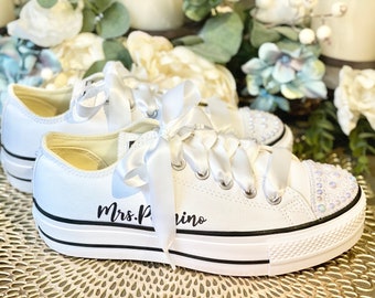 Bride Converse Low Top Platform/Custom Wedding Shoes/Converse Wedding /Personalized Bridal Shoes/Bridal Sneakers/WITH PEARLS or RHINESTONES