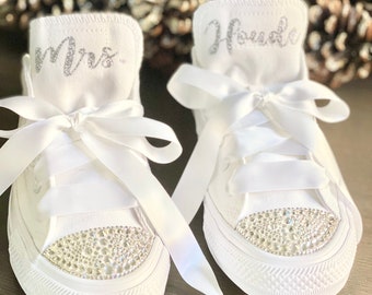 Bride Converse Shoes/Customized Wedding Shoes /Personalized Wedding Shoes/ Bridal Sneakers/Wedding Low top Converse/RHINESTONES