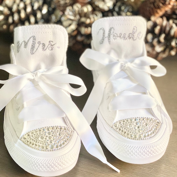 Bride Converse Shoes/Customized Wedding Shoes /Personalized Wedding Shoes/ Bridal Sneakers/Wedding Low top Converse/RHINESTONES