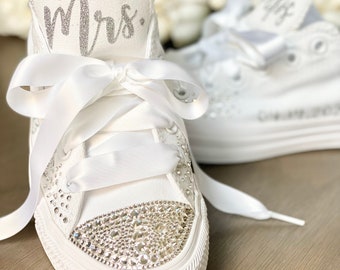 Bridal Customized Converse/Fifteenth Birthday Converse Shoes/Quinceanera Converse Shoes/Bridal Sneakers/Sweet 16 Shoes/RHINESTONES/PEARLS