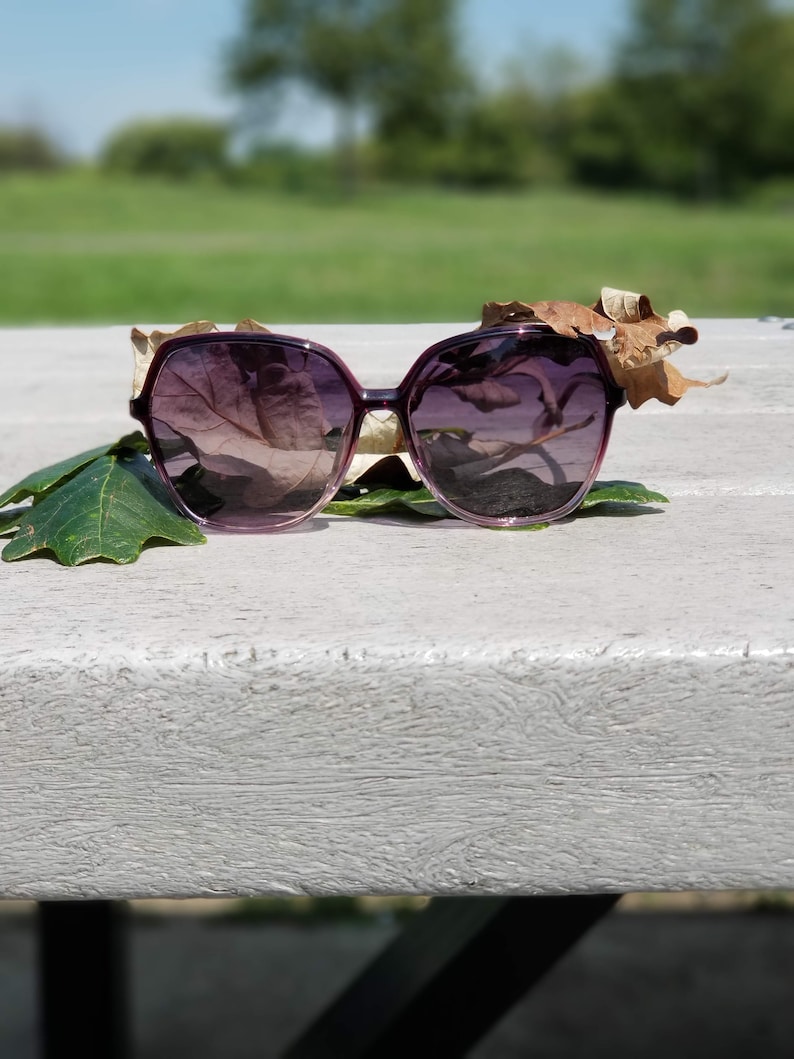 Jackie-O Sunglasses: Polarized Zyle Frame image 4
