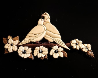 Deux colombes blanches motif intarsia, branche d'arbre printanière scie à chantourner art PDF à télécharger