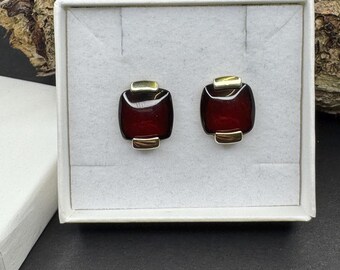 9ct solid gold, hallmarked Baltic Amber drop earrings