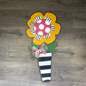 Flower Door Hanger - Flower Wood Sign - Spring Porch Sign - Summer Door Decoration