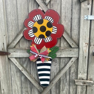Flower Door Hanger - Flower Wood Sign - Spring Porch Sign - Summer Door Decoration