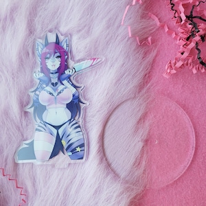 Renayee Acrylic Stand