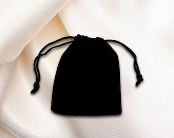 Elegant Black Velvet Drawstring Pouch – Small Bag for Stylish Jewelry, Bracelets & Gifts, Perfect for Party Favors - 10pcs/Pack.
