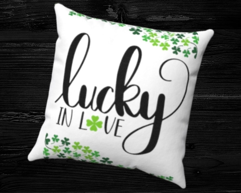 Irish Gifts 4 Leaf Clover Green Farmhouse Lucky in Love Pillow Gifts for Irish Clover Throw Pillow St Patricks Day Holiday Pillow