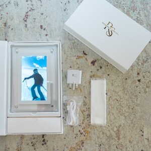 Digital Photo Frame With Personalised Gift Box, Perfect House Warming Gift, Wedding Photo Frame, Wedding Video, Wedding Keepsake, Family