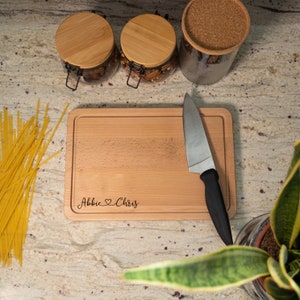 Personalised Custom Engraved Wooden Chopping Board, Heart Design, Cutting Board, Family Housewarming Gift for Couples & Families