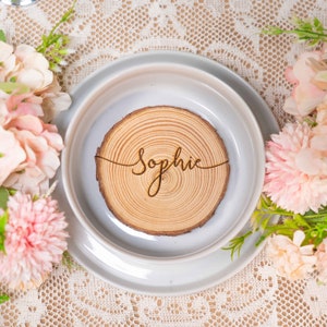 Gepersonaliseerde plaatsnamen, bruiloft onderzetters, bruiloft couvert, bruiloft gunsten, tafel decor, rustieke bruiloft tafel zitplaatsen