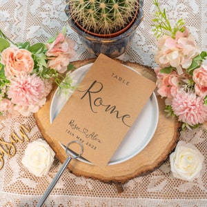 Números de mesa en marrón kraft, nombres de mesas para bodas, números de mesa para bodas, tarjetas para asientos, letreros para mesas de recepción, bodas rústicas