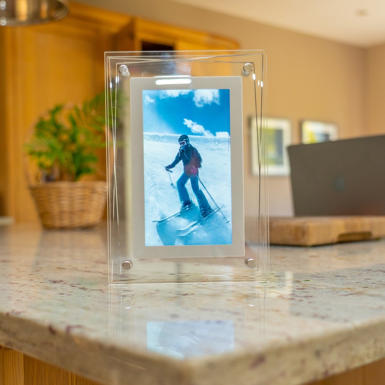 Digital Photo Frame With Personalised Gift Box, Perfect House Warming Gift, Wedding Photo Frame, Wedding Video, Wedding Keepsake, Family