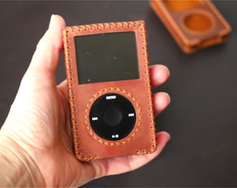 Handmade Leather iPod Case/ Gift for Music Lovers/ Classic Music Player Sleeve/ Vintage Style Sleeve for iPod Classic