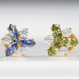 Peridot Snowflake Titanium Stud / Threadless Push Pin Stud / Tragus Conch Cartilage Helix Ear Stud / Gold Earrings / Handmade Jewelry(21)