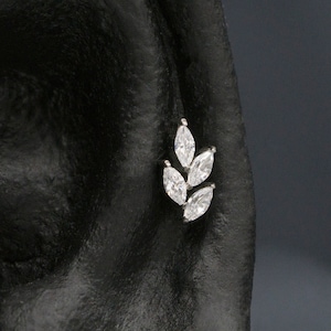Nouveau ! Clou d'oreille en titane avec feuilles d'olivier / Puce sans filetage / Clou d'oreille en hélice du cartilage Tragus / Bijoux faits main / Hypoallergénique (19)