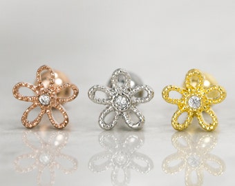 Piercing de cartilagem em forma de flor: brinco de concha com zircônia cúbica