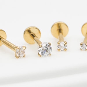 Rosca interna 3 mm 2,5 mm 2 mm 1,5 mm Zircônia cúbica / Aço cirúrgico cúbico 316L branco / Piercing de orelha de cartilagem tragus / PVD dourado (8-9)