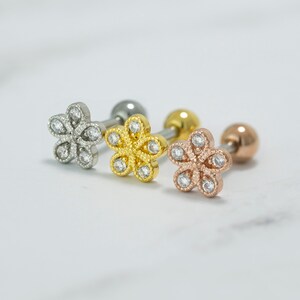 Pendiente de cartílago con flor, pendiente de caracola, pendiente de trago, pendiente de hélix, piercing único, joyería para piercing (7)