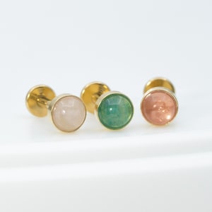 Boucle d'oreille en titane doré avec pierre de quartz / Clou sans fil Tragus Helix Conque / Clou fait main / Boucle d'oreille minimaliste / Hypoallergénique / Or (19)