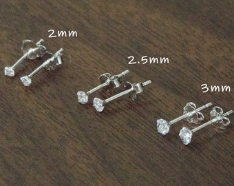 1 paire de minuscules clous d'oreilles cubes / Boucles d'oreilles minimalistes / Boucles d'oreilles empilables / Boucles d'oreilles deuxième trou / Petits clous